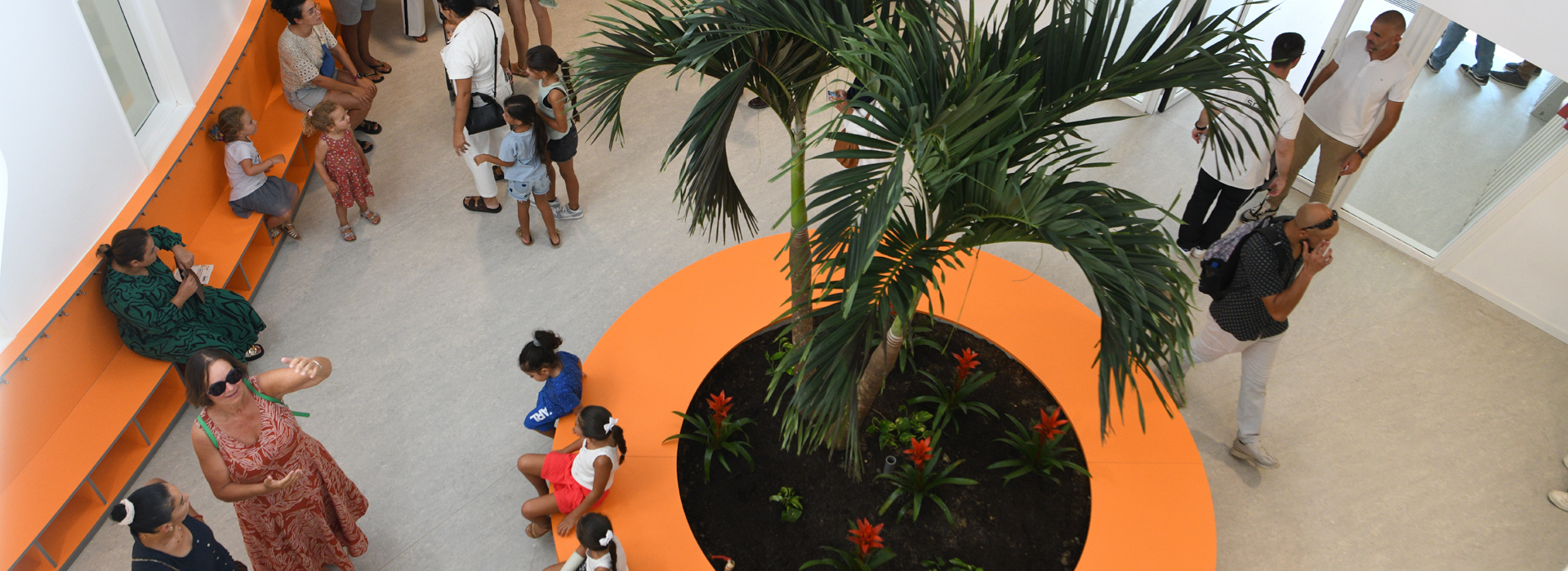 hall groupe scolaire Avignon Melly & Paul Puaux architecte 